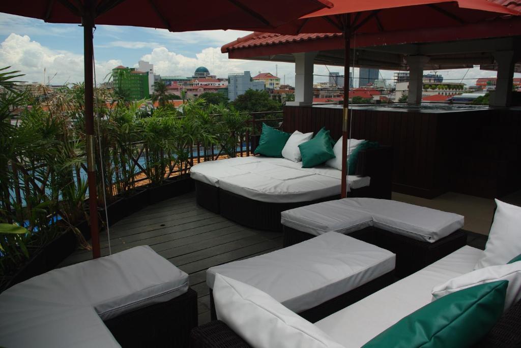 Cyclo Hotel-Bar-Restaurant พนมเปญ ภายนอก รูปภาพ