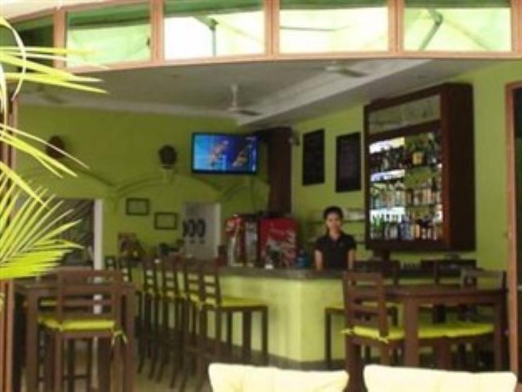 Cyclo Hotel-Bar-Restaurant พนมเปญ ภายนอก รูปภาพ