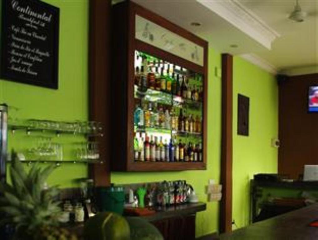 Cyclo Hotel-Bar-Restaurant พนมเปญ ภายนอก รูปภาพ