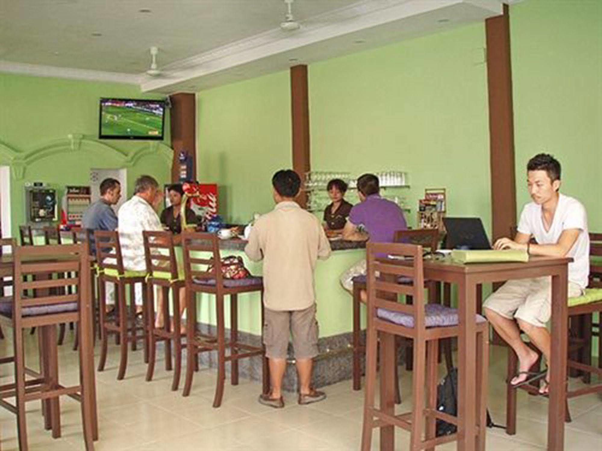 Cyclo Hotel-Bar-Restaurant พนมเปญ ภายนอก รูปภาพ