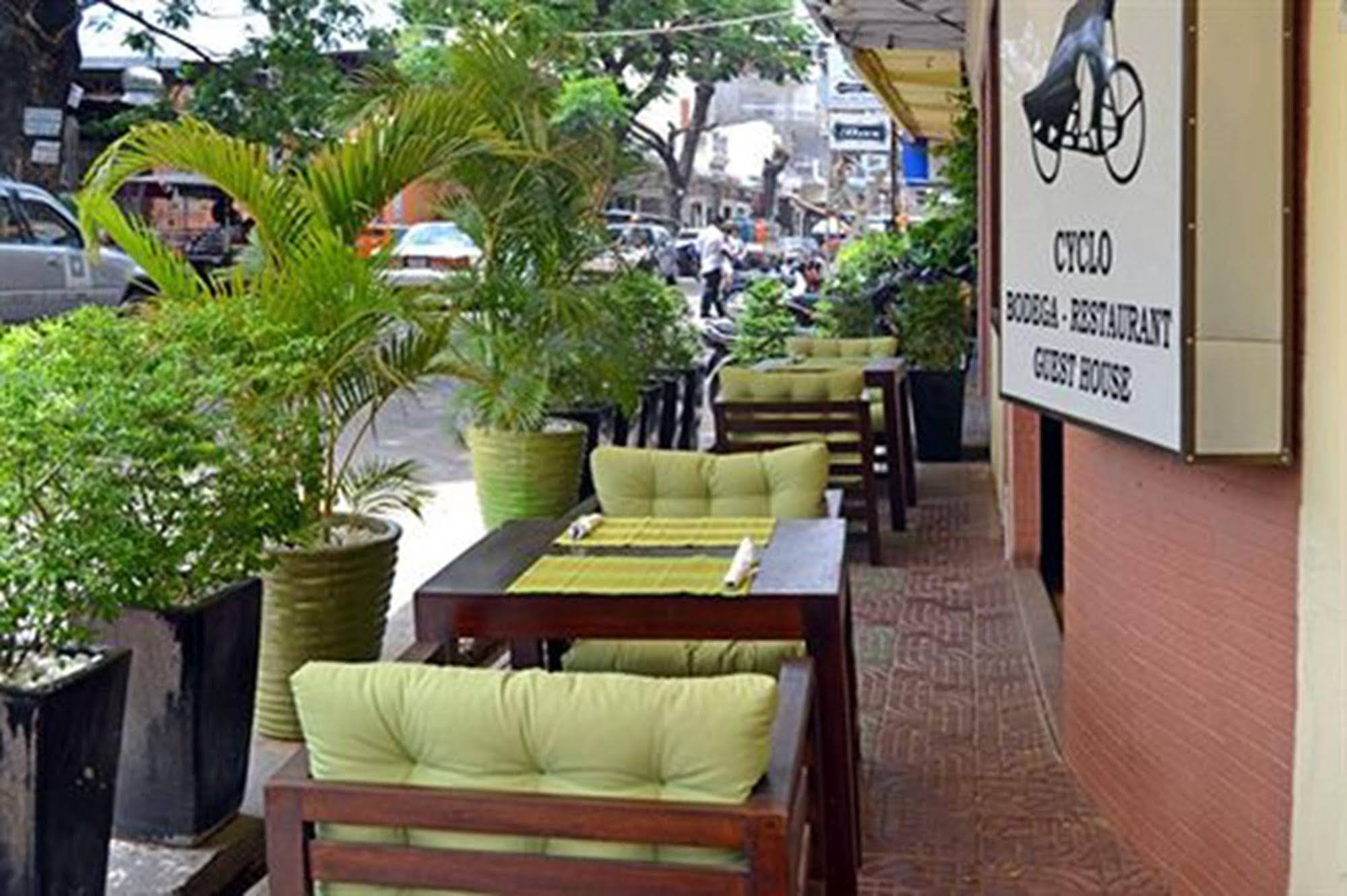 Cyclo Hotel-Bar-Restaurant พนมเปญ ภายนอก รูปภาพ