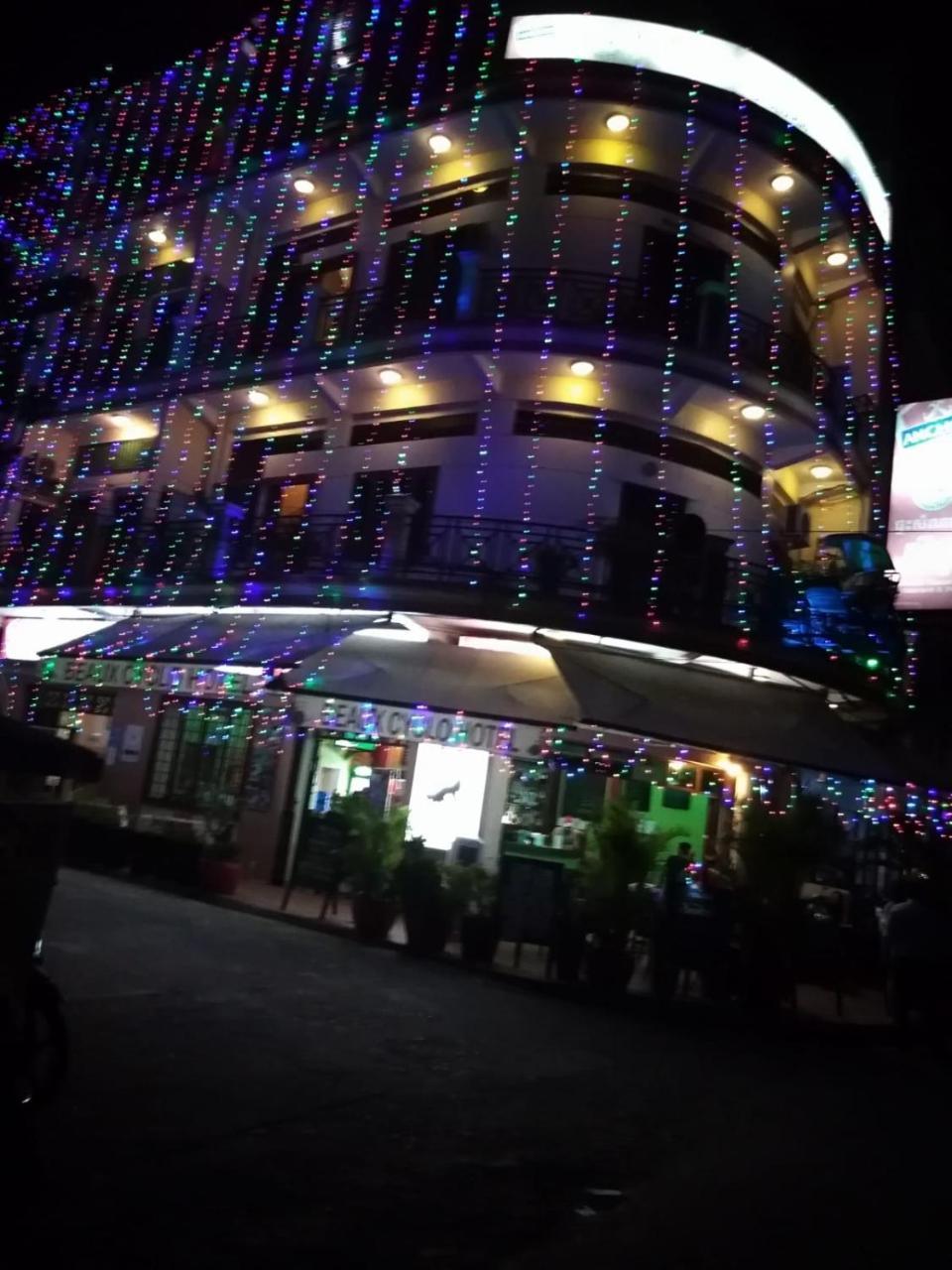Cyclo Hotel-Bar-Restaurant พนมเปญ ภายนอก รูปภาพ